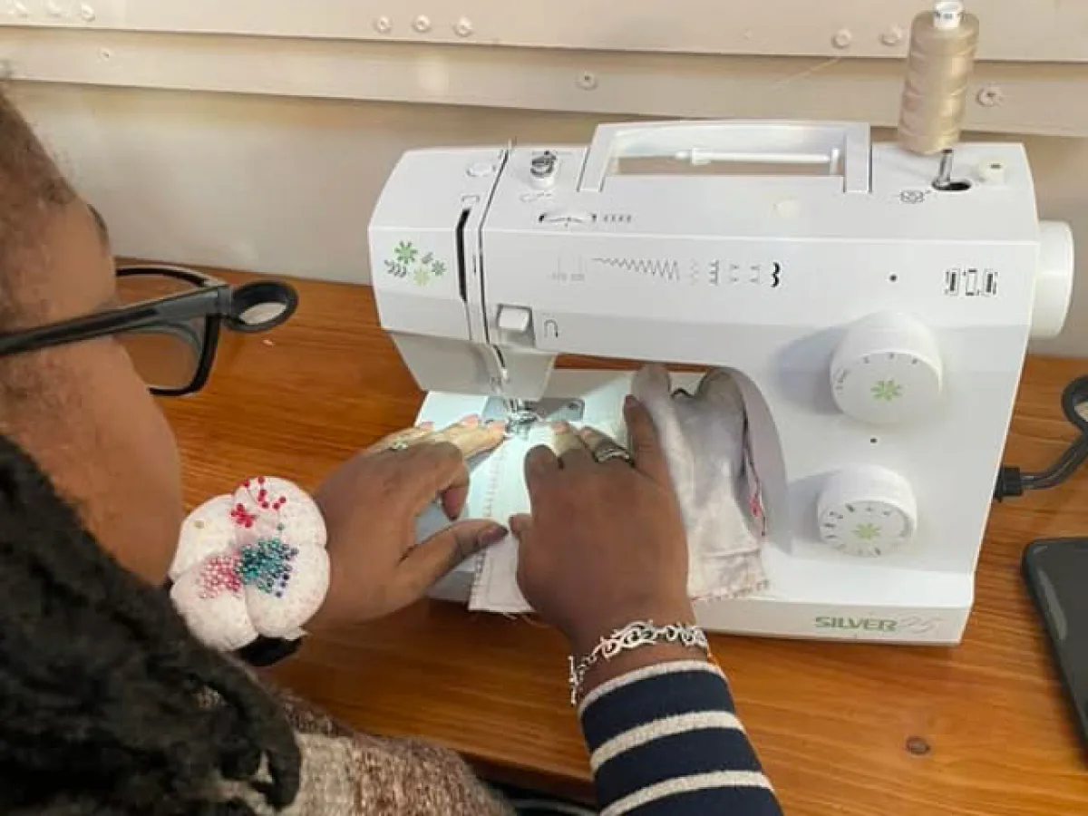 Sewing machine guiding