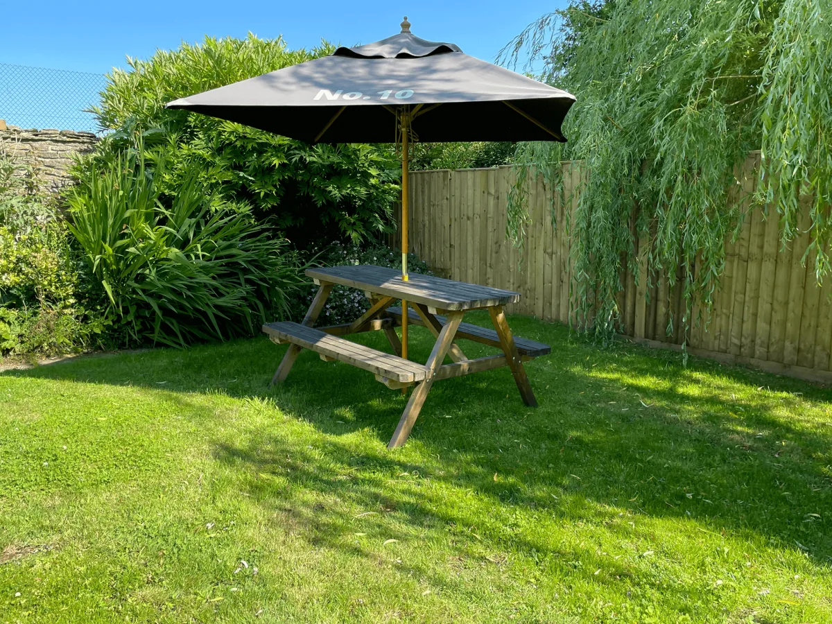 Bench umbrella