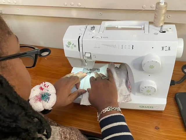 Sewing machine guiding